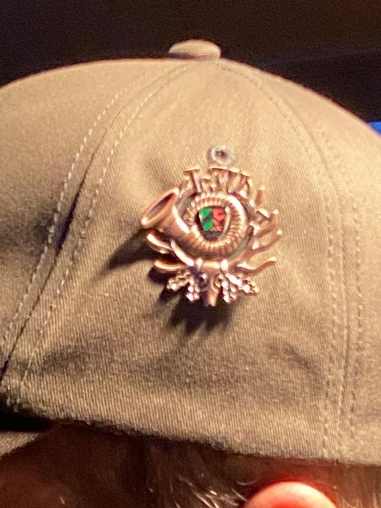 blaeserhutabzeichen-muetze.jpeg